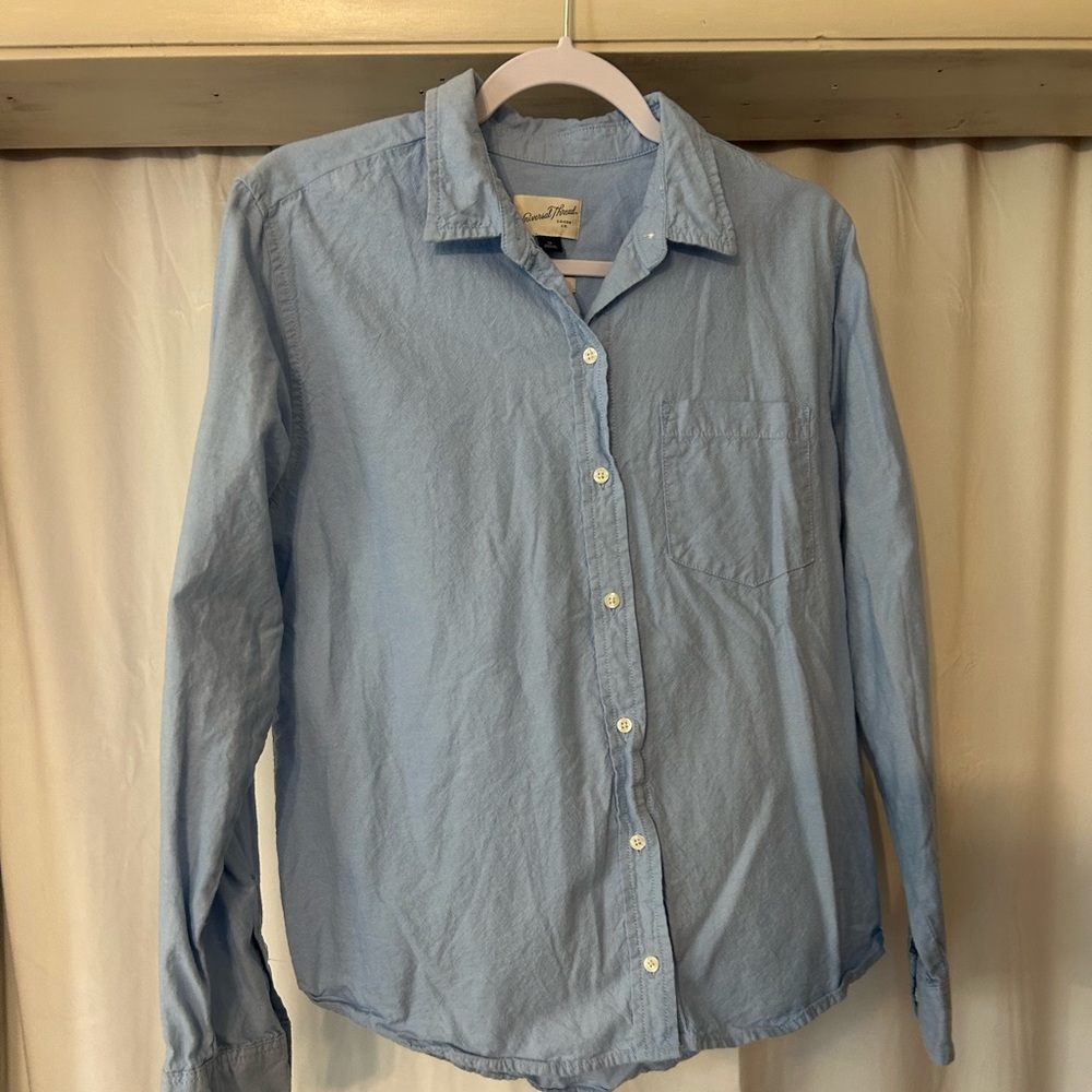 Universal thred blue shirt